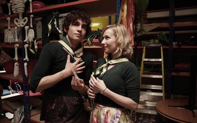 Robert Sheehan Ed Amy Beth Hayes In Misfits 160711 Movieplayer It