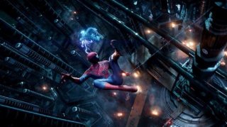 The Amazing Spider-Man 2: Andrew Garfield osserva dall'alto il laboratorio della OsCorp