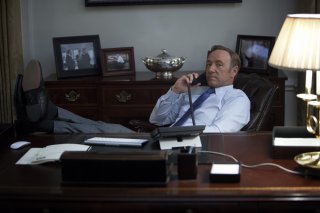 House of Cards: Kevin Spacey interpreta Francis Underwood in una scena della serie