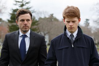 Manchester by the Sea: Lucas Hedges e Casey Affleck in una scena del film