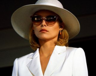 Scarface: Michelle Pfeiffer in un momento del film