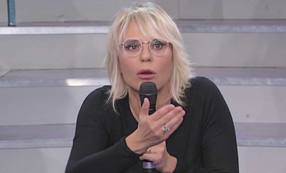 Uomini E Donne Maria De Filippi Caccia Il Corteggiatore Facundo Te