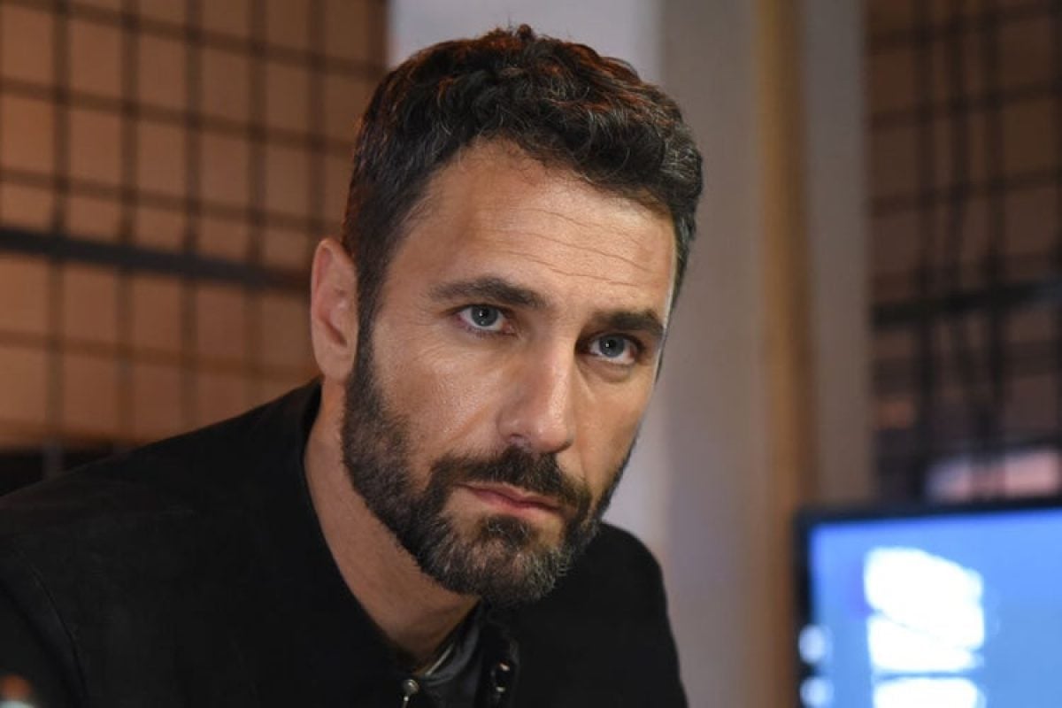 Raoul Bova Sul Set Di Don Matteo I Video Dell Ultimo Giorno Di Riprese