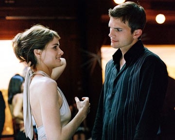 Ashton Kutcher e Amanda Peet in Sballati d'amore: 17121 - Movieplayer.it