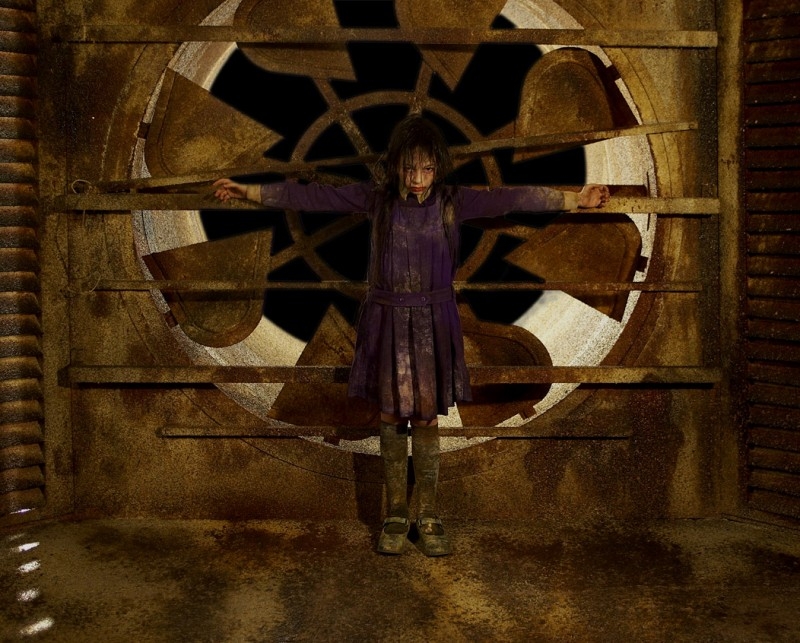 Jodelle Ferland in una sequenza dell'horror Silent Hill 27393 Movieplayer.it Jodelle Ferland in una sequenza dell'horror Silent Hill 27393 Movieplayer.it