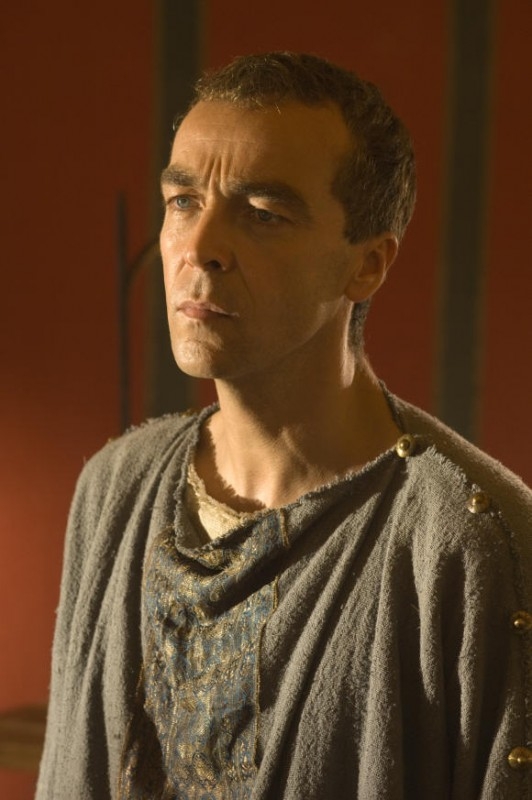 John Hannah in una scena del dramma Lultima legione 