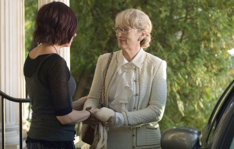 Toni Collette e Meryl Streep in una scena del film Un amore senza tempo 57027 Movieplayer.it Toni Collette e Meryl Streep in una scena del film Un amore senza tempo 57027 Movieplayer.it