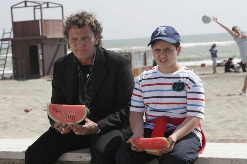 Enzo Salvi in una scena del Un'estate al mare 79466 Movieplayer.it Enzo Salvi in una scena del Un'estate al mare 79466 Movieplayer.it