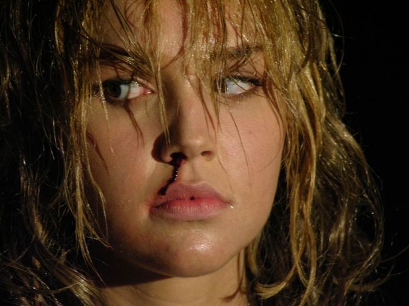 Arielle Kebbel in una scena del film Reeker Tra la vita e la morte 80663 Movieplayer.it