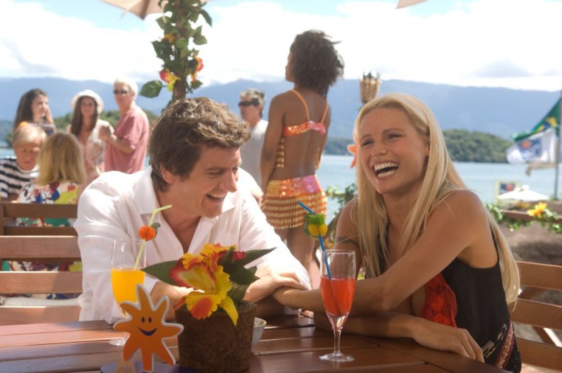 Fabio De Luigi e Michelle Hunziker in un'immagine del film Natale a Rio 100194 Movieplayer.it Fabio De Luigi e Michelle Hunziker in un'immagine del film Natale a Rio 100194 Movieplayer.it