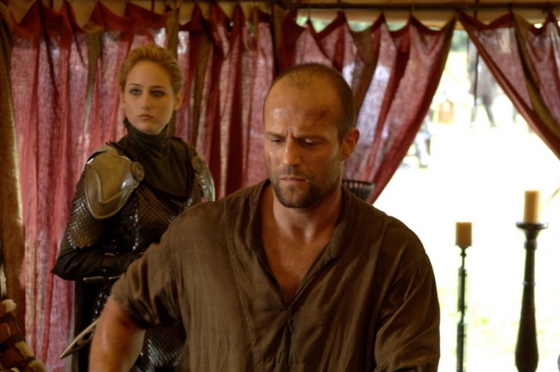 Leelee Sobieski e Jason Statham in una scena del film In the Name of