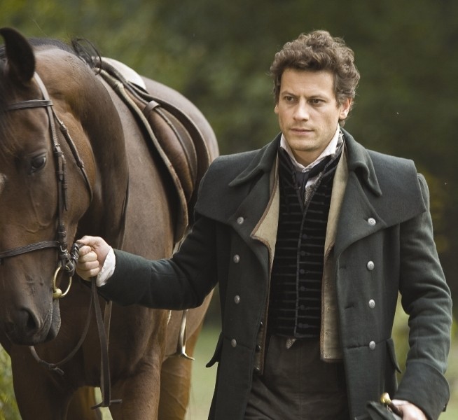 Ioan Gruffudd in una scena del film Moonacre I segreti dell'ultima luna 108688 Movieplayer.it Ioan Gruffudd in una scena del film Moonacre I segreti dell'ultima luna 108688 Movieplayer.it
