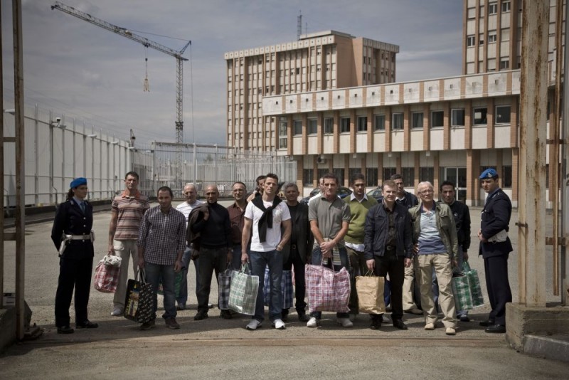 Foto Di Gruppo Per I Detenuti Della Casa Circondariale Lorusso E Cutugno Di Torino Sul Set Del Film Tutta Colpa Di Giuda 108884 Movieplayer It