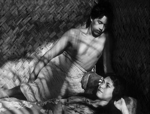 Una Sensuale Scena D Amore Del Film Tabu 1931 113927 Movieplayer It