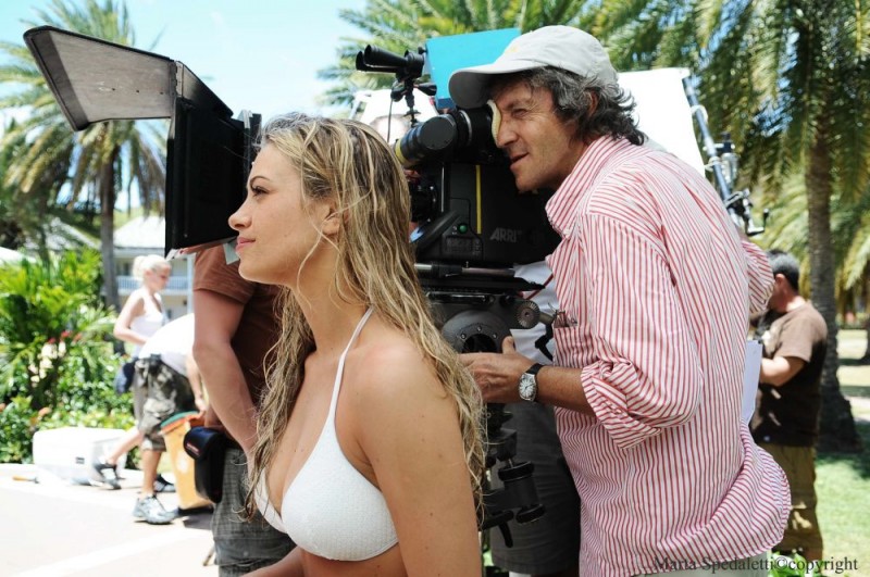 Martina Stella e il regista Carlo Vanzina sul set del film Un'estate ai Caraibi 117890 Martina Stella e il regista Carlo Vanzina sul set del film Un'estate ai Caraibi 117890