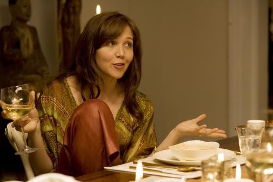 Away We Go Streaming Vostfr Maggie Gyllenhaal in una scena del film Away We Go: 119327 - Movieplayer.it