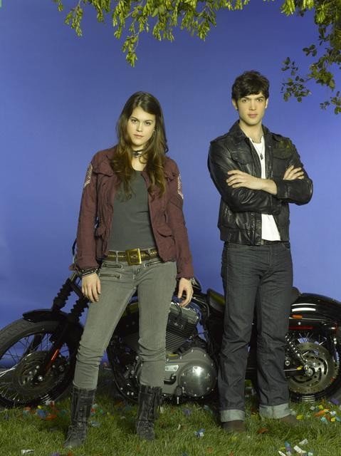 Lindsey Shaw ed Ethan Peck in 10 Things I Hate About You: 121691