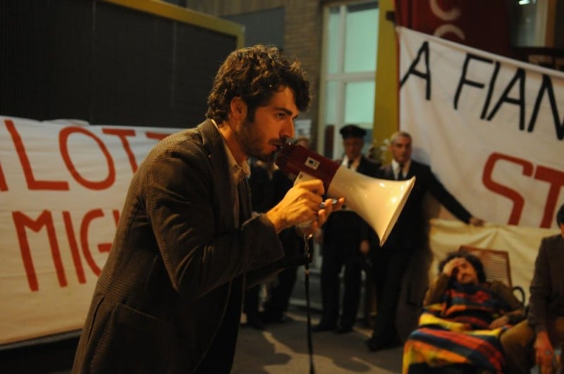 Luca Argentero in una scena del