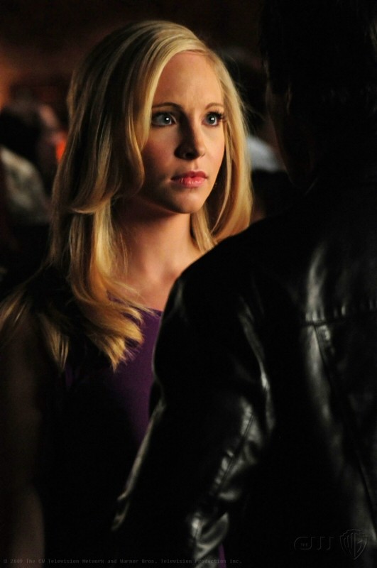 Caroline (Candice Accola) in una scena dell'episodio 162 Candles di The Vampire Diaries 137297