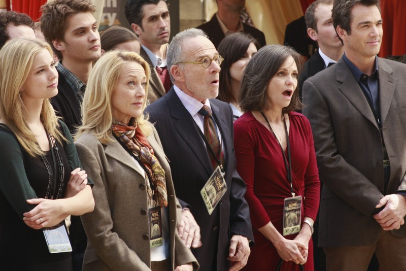 Brothers & Sisters Emily VanCamp, Ron Rifkin e Sally Field nell