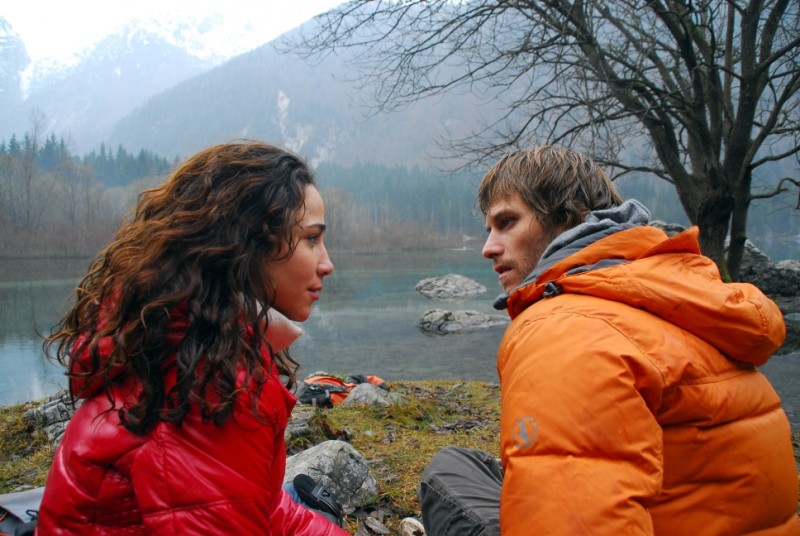 Films Et Séries Tv Avec Karina Testa Jake Muxworthy e Karina Testa in una scena di Shadow: 161341
