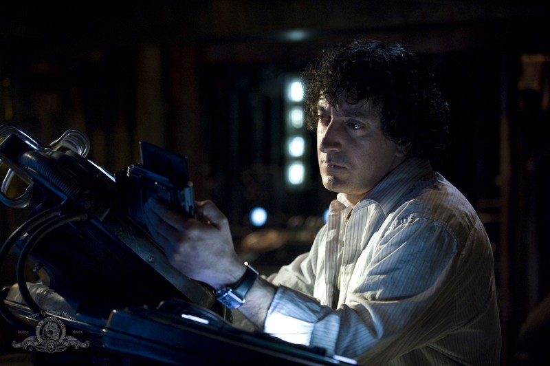 Adam Brody (Peter Kelamis) in una scena dell'episodio Awakenings di