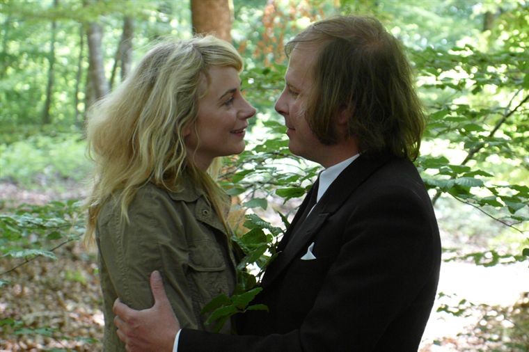 Film Je Suis Un No Man's Land Julie Depardieu con Philippe Katerine in un'immagine del film Je suis