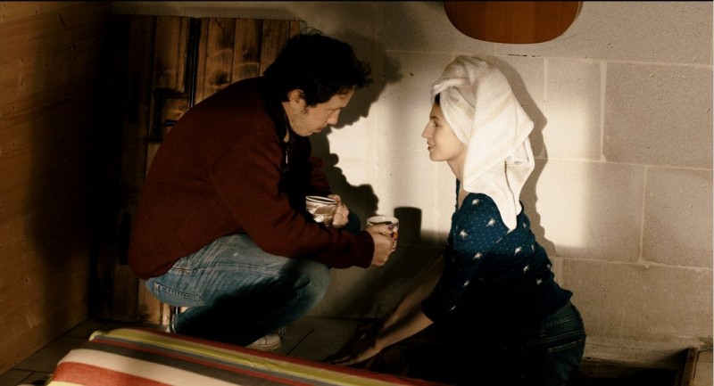 A Moi Seule Film À moi seule: Agathe Bonitzer in una scena del film con Reda Kateb