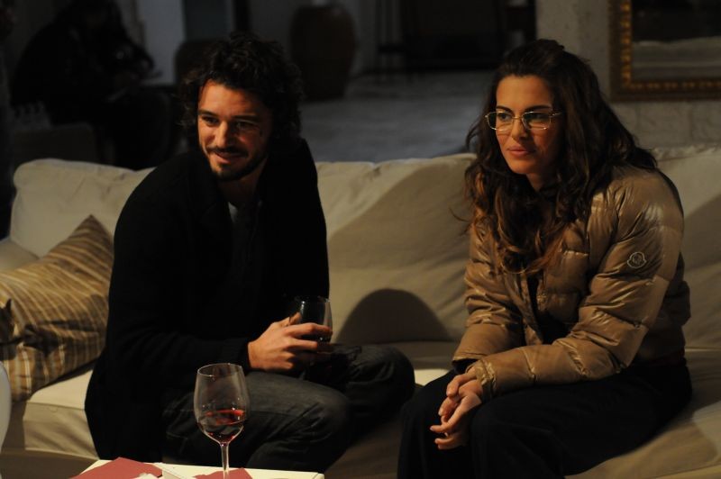 Bianca Guaccero E Michele Venitucci In Una Scena Di Si Può