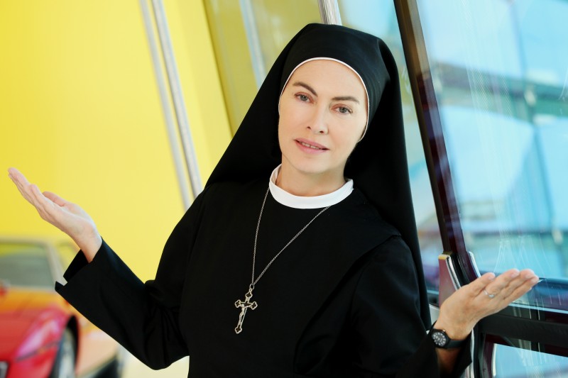 Elena Sofia Ricci Che Dio Ci Aiuti