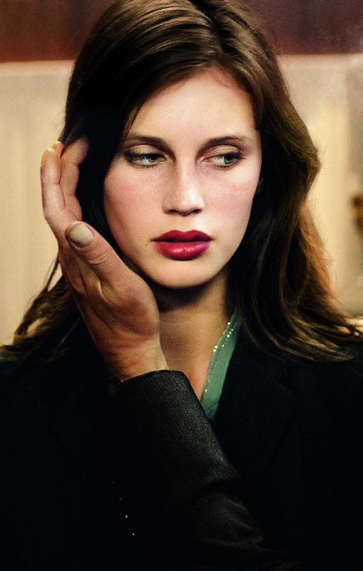 Giovane e bella Marine Vacth in una scena del film 287868