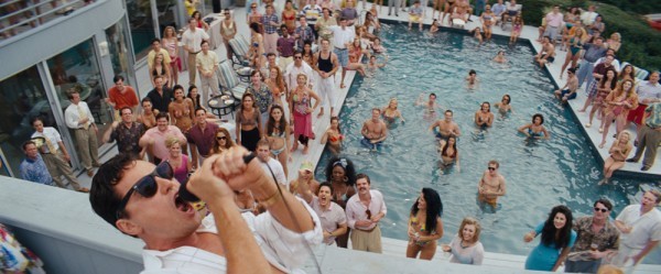The Wolf of Wall Street: Leonardo DiCaprio in un party scatenato: 293466 -  Movieplayer.it