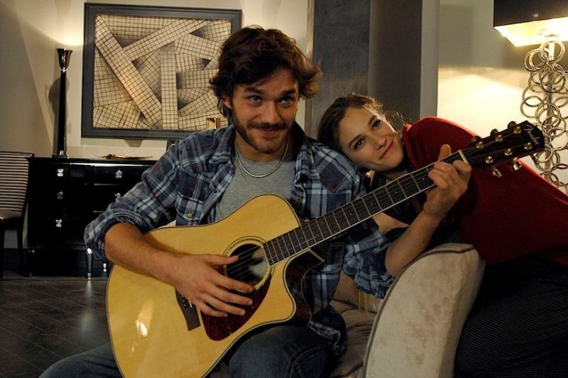 Sotto una buona stella Tea Falco e Lorenzo Richelmy, fratello e sorella nel film, sul set Sotto una buona stella Tea Falco e Lorenzo Richelmy, fratello e sorella nel film, sul set