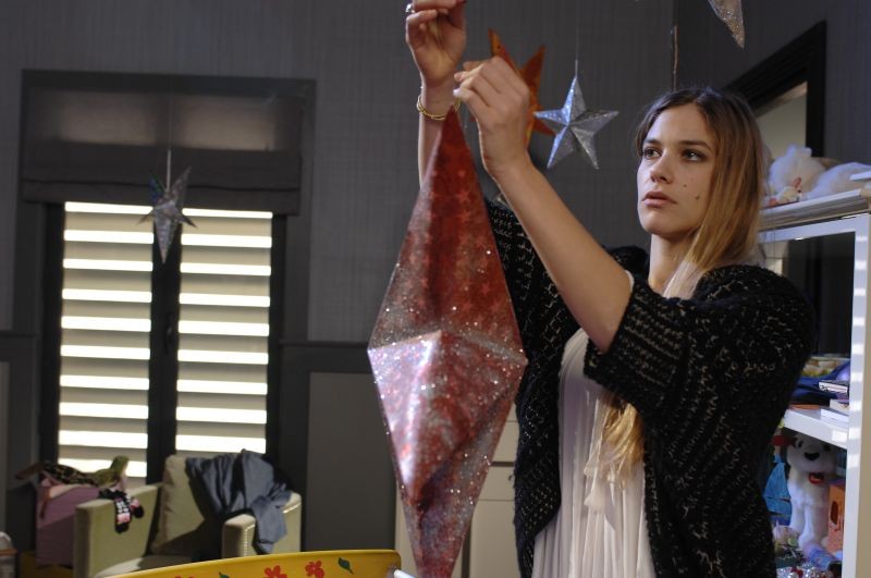 Sotto una buona stella Tea Falco con la sua buona stella in una scena del film 299057 Sotto una buona stella Tea Falco con la sua buona stella in una scena del film 299057