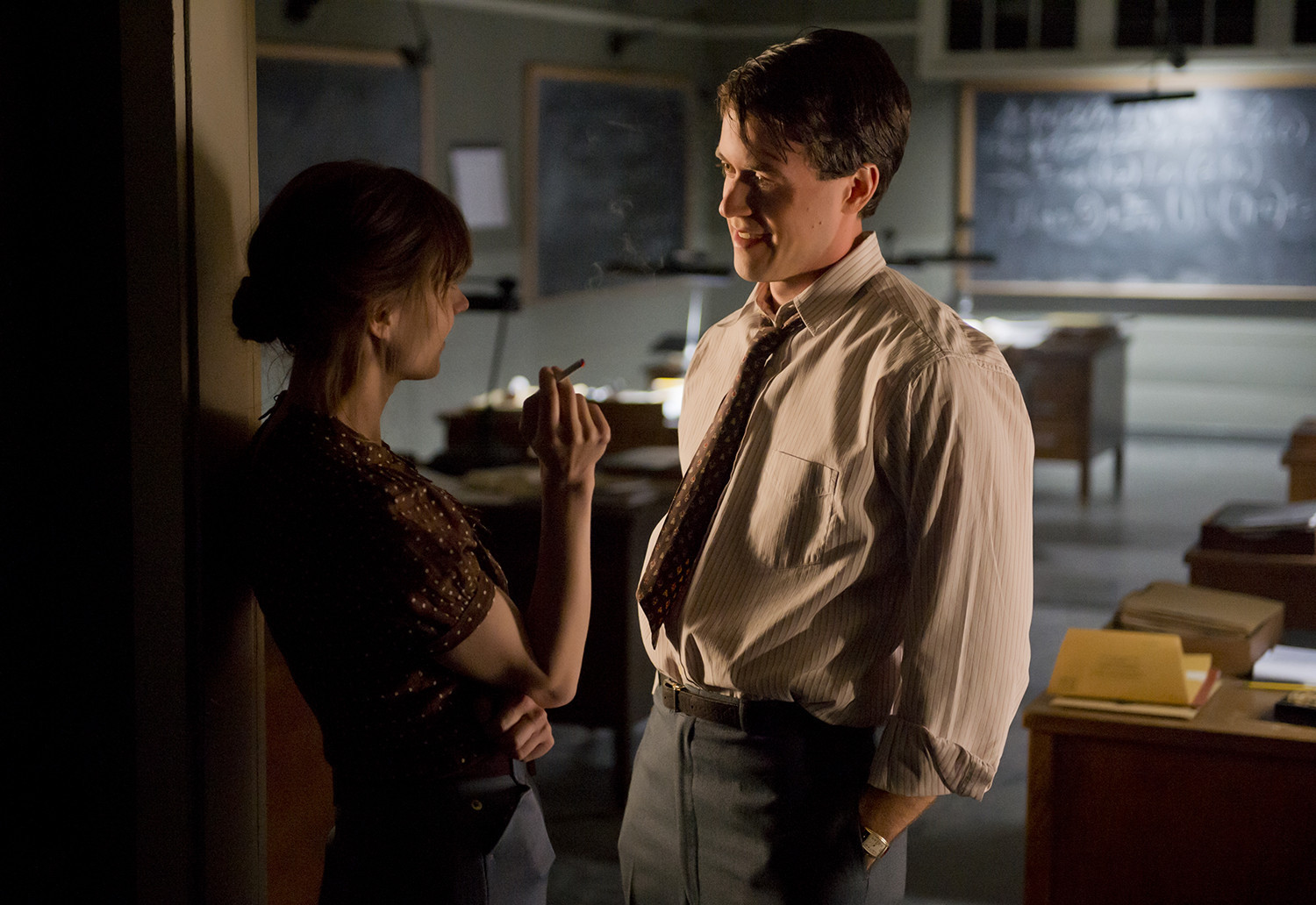 Films Et Séries Tv Avec Ashley Zukerman Manhattan: Ashley Zukerman e Katja Herbers nel pilot della serie