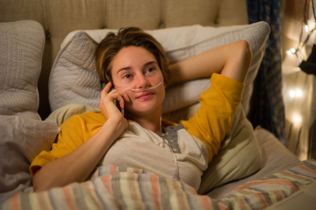 colpa-delle-stelle-shailene-woodley-nei-panni-di-hazel-in-una-scena