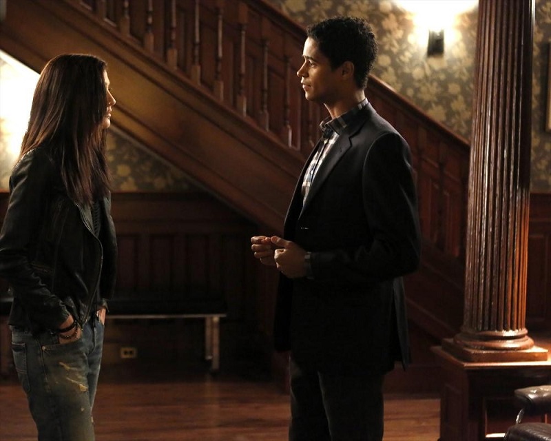 Hot To Get Away With Murders Streaming Hot To Get Away With Murder: Katie Findlay e Alfred Enoch nell'episodio