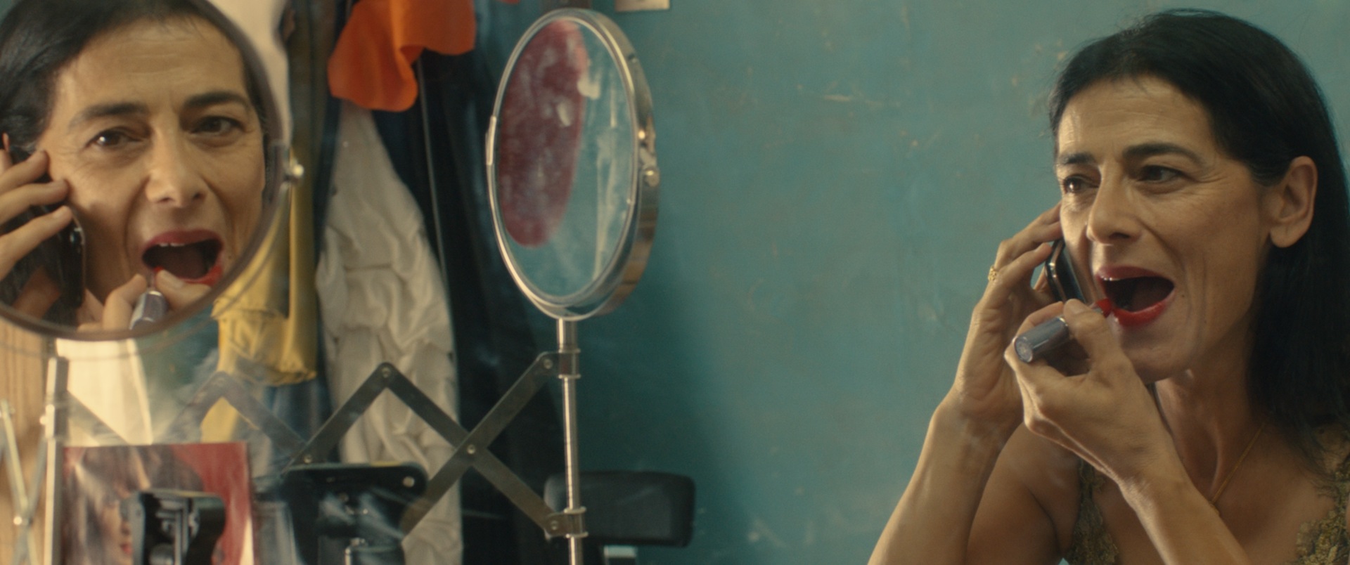 Hiam Abbass Films Et Programmes Tv Dégradé: Hiam Abbass con Maisa Abdelhadi in una scena del film: 402368
