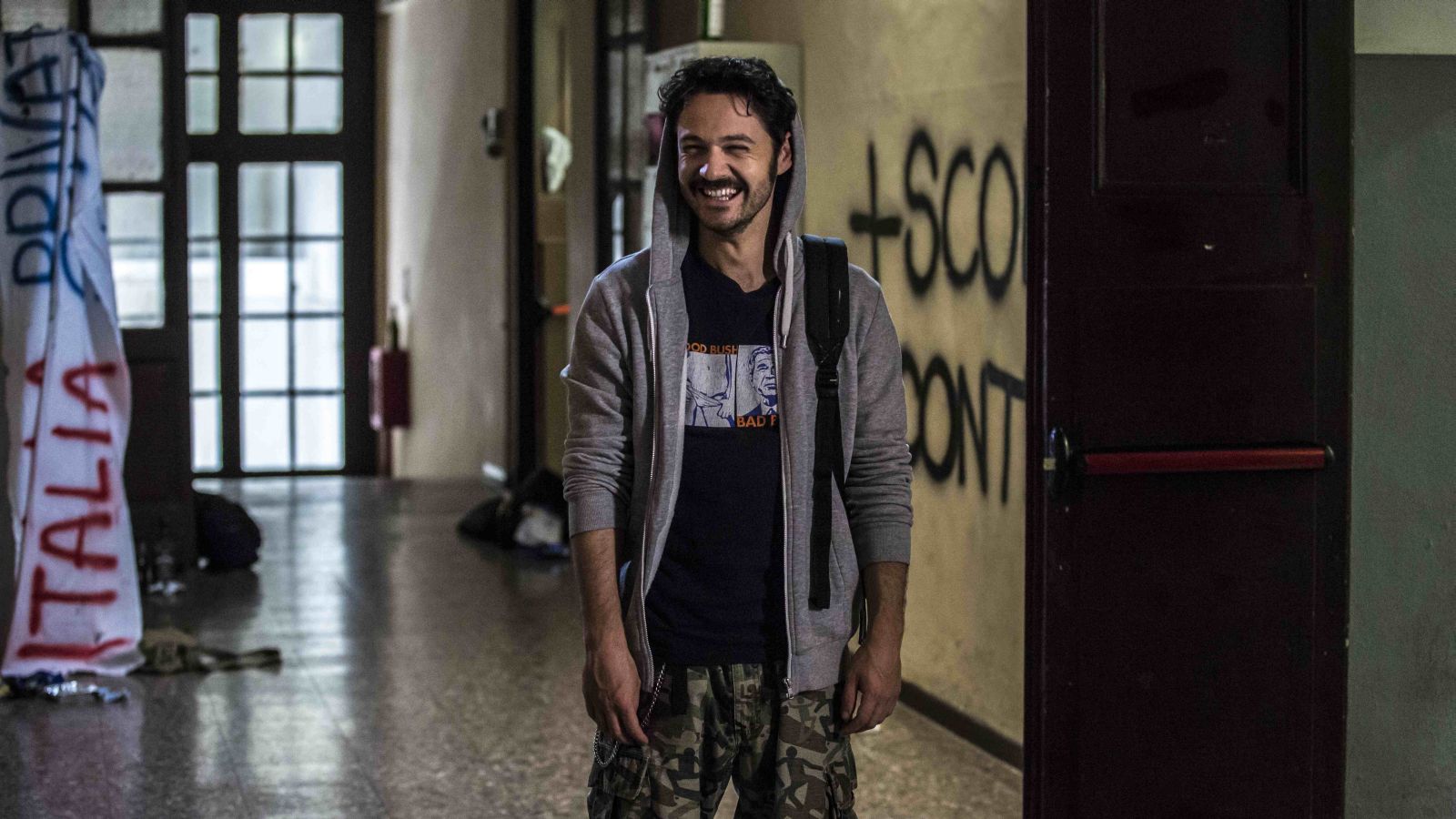 The Pills Sempre meglio che lavorare Luigi Di Capua sorridente in