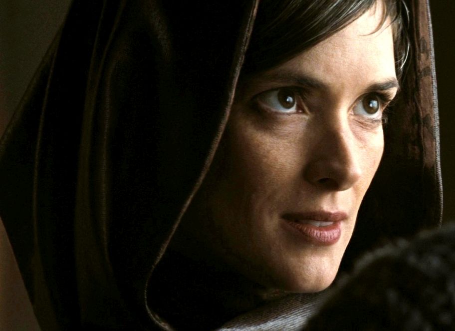 Star Trek Winona Ryder in un primo piano tratto dal film 430636 Movieplayer.it