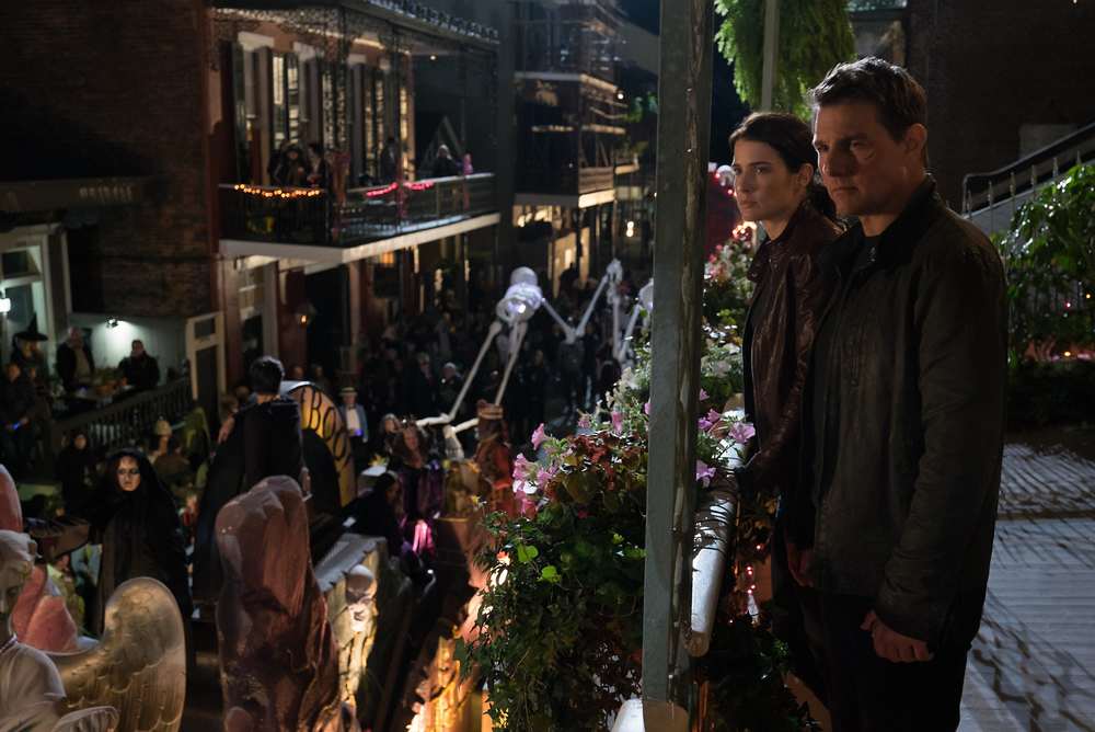 Jack Reacher Never Go Back Tom Cruise E Cobie Smulders In Una Foto Del Film 428378 Movieplayer It