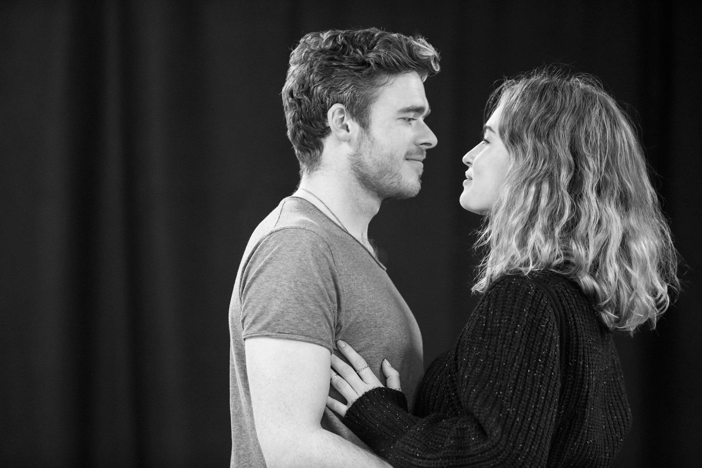 Kenneth Branagh Theatre Company Romeo E Giulietta Lily James E Richard Madden Insieme In Un