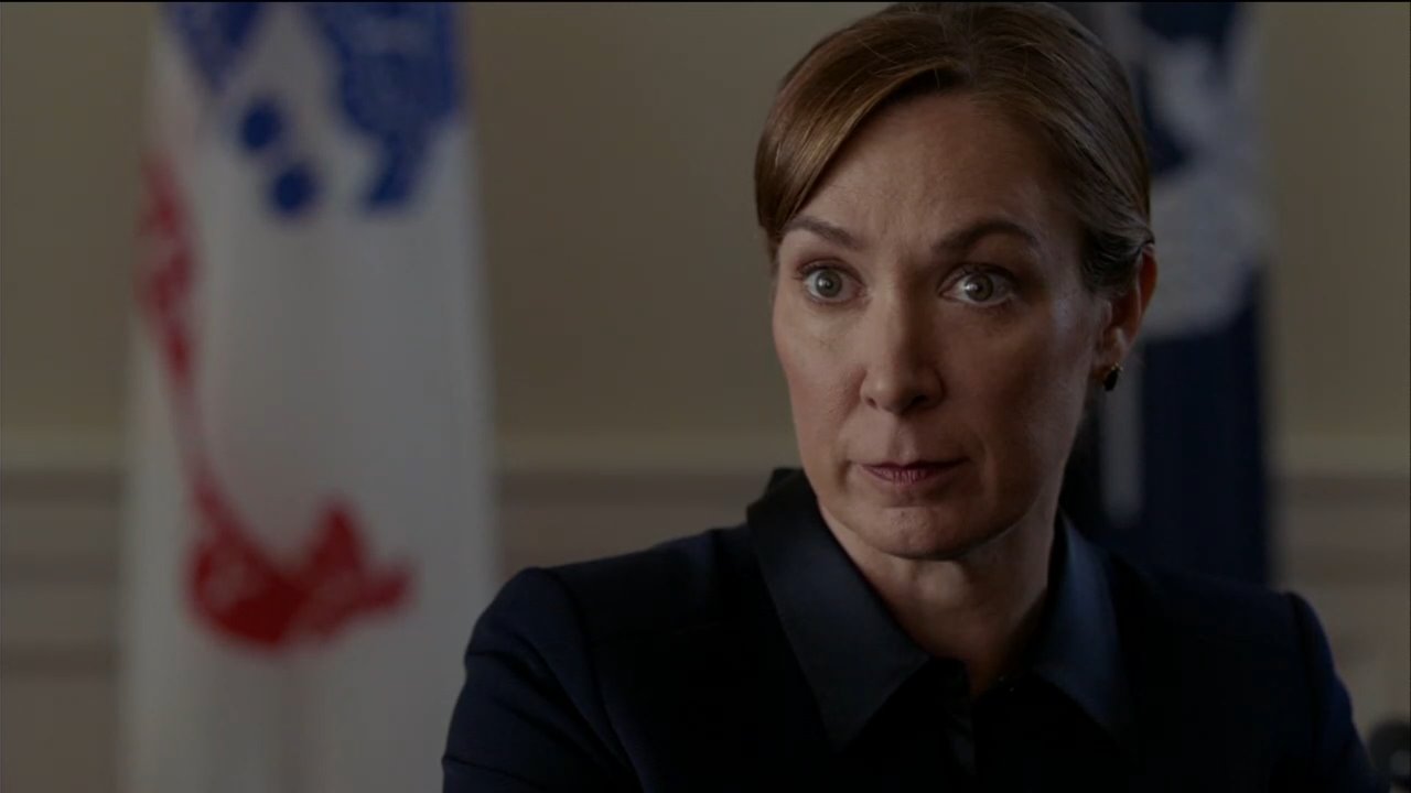Homeland Elizabeth Marvel in una scena dell'episodio Enemy of the