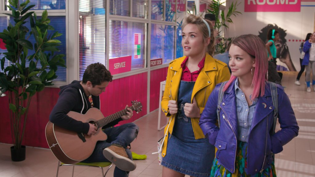 Penny on M.A.R.S. OliviaMai Barrett insieme a Shannon Gaskin 470542