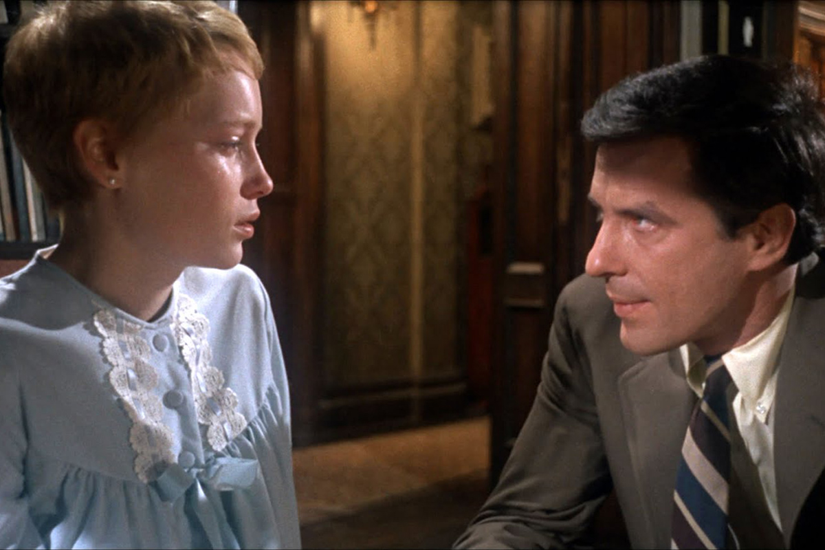 Rosemary's Baby Mia Farrow e John Cassavetes in una scena del film