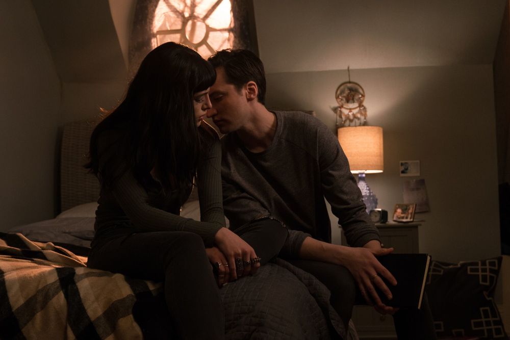 Sei ancora qui I Still See You Bella Thorne e Richard Harmon in una