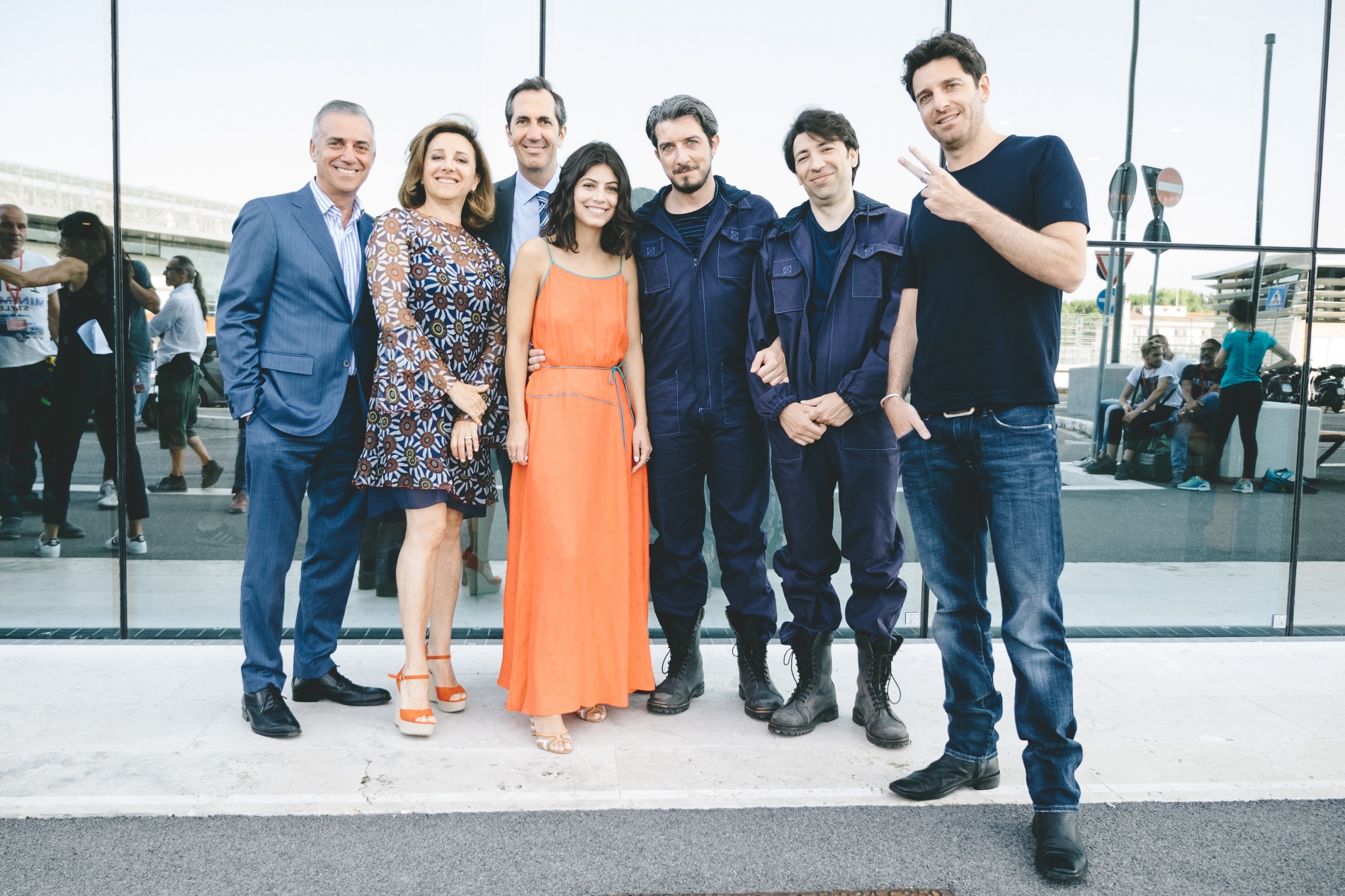 L’agenzia dei bugiardi una scena con il cast 482470 Movieplayer.it