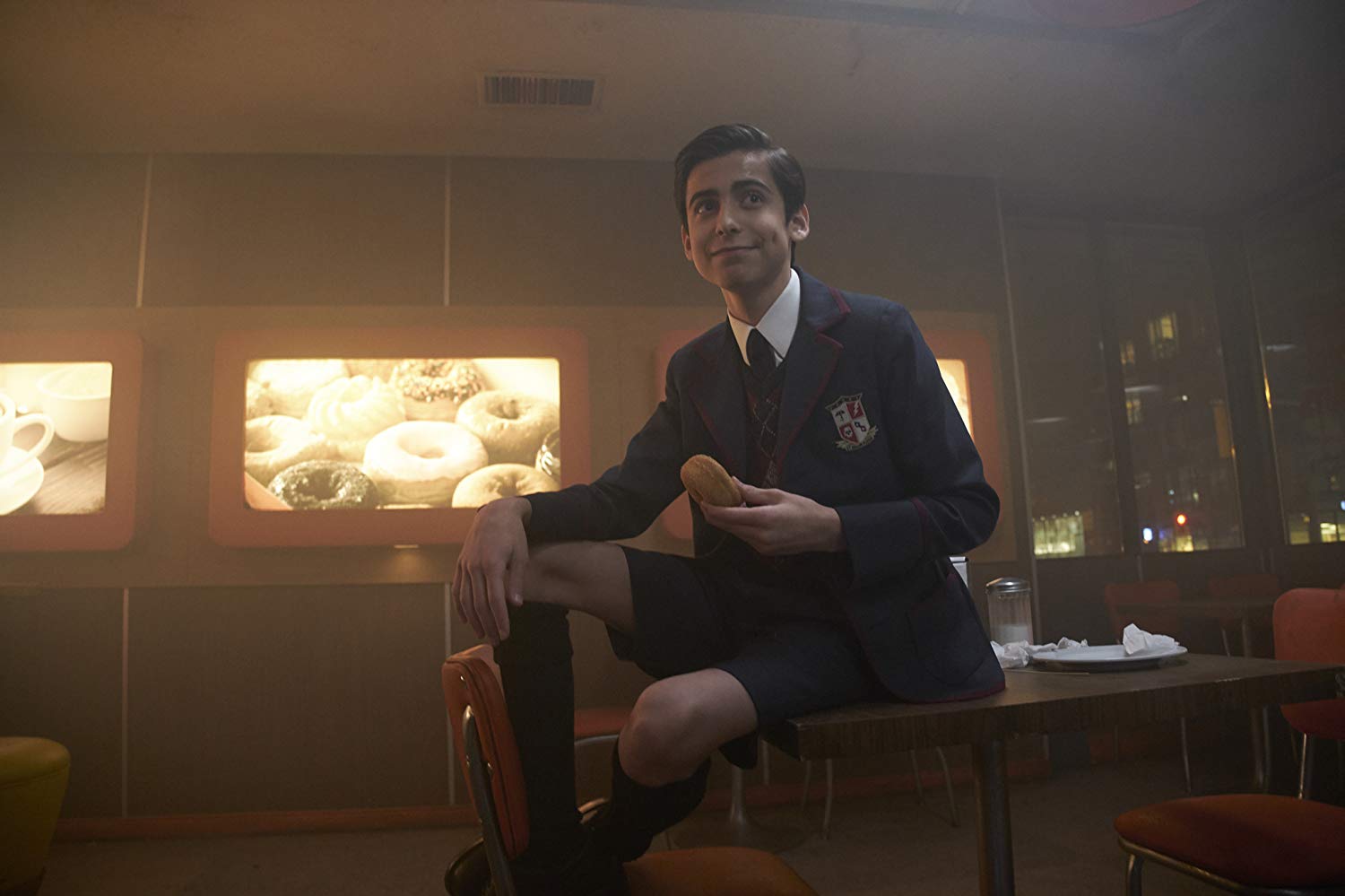 Films Et Séries Tv Avec Aidan Gallagher The Umbrella Academy: Aidan Gallagher in una scena: 483324 - Movieplayer.it