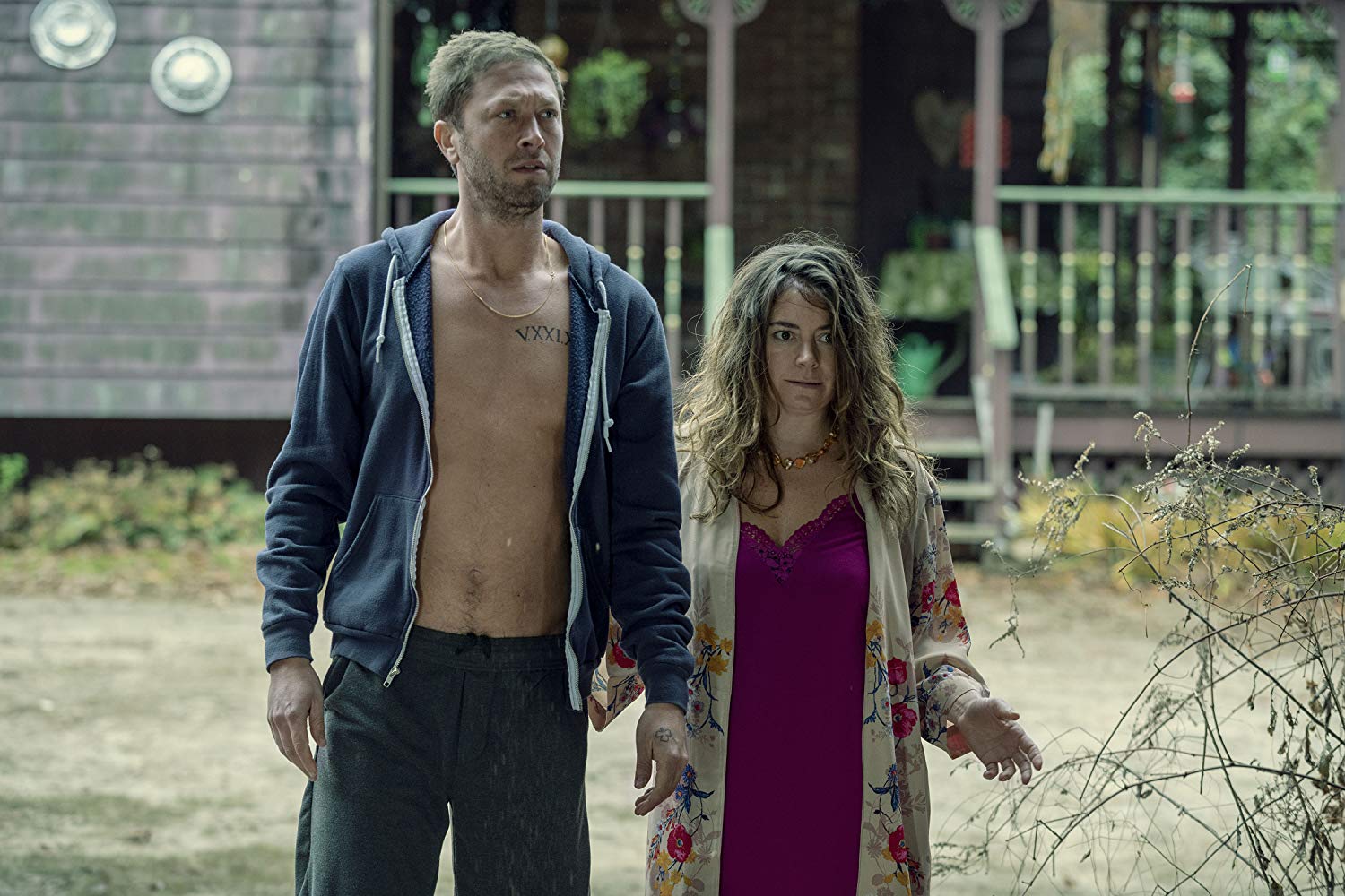 Films Et Séries Tv Avec Ebon Moss-bachrach NOS4A2: una scena con Ebon Moss-Bachrach, Jamie Neumann: 491370