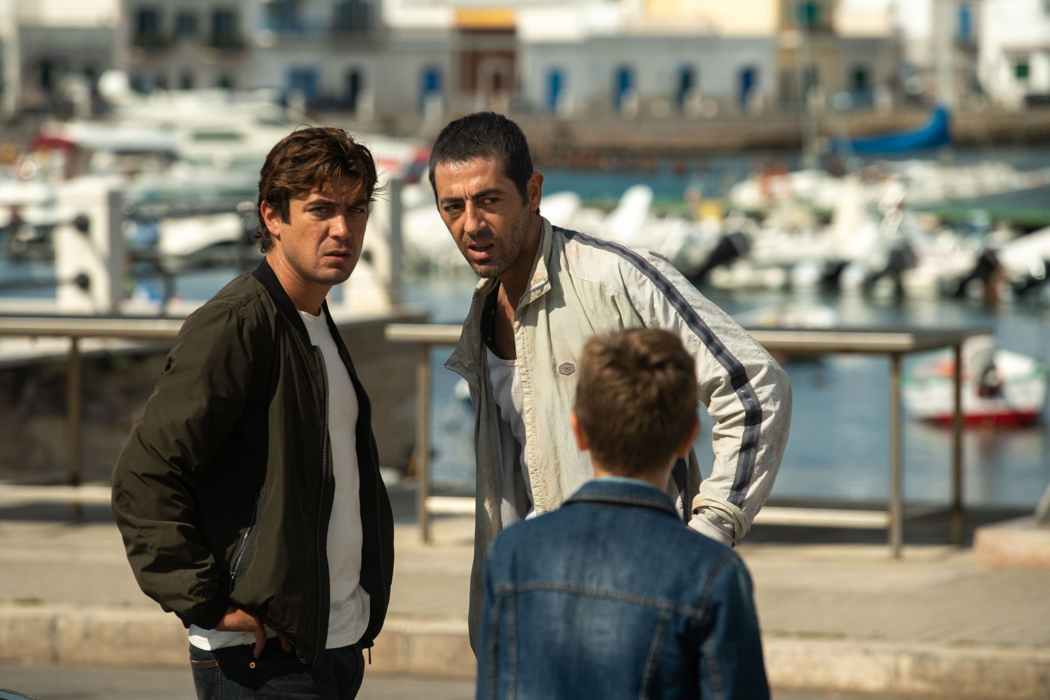 Il ladro di giorni Riccardo Scamarcio e Careccia in una scena